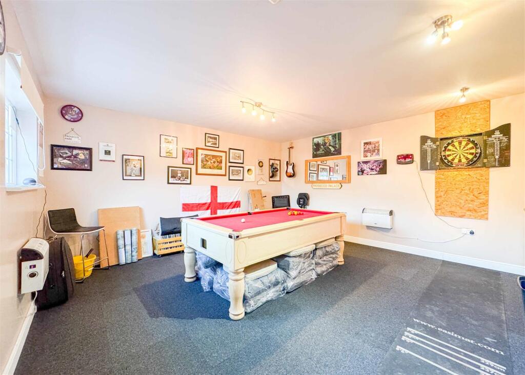 GAMES ROOM
