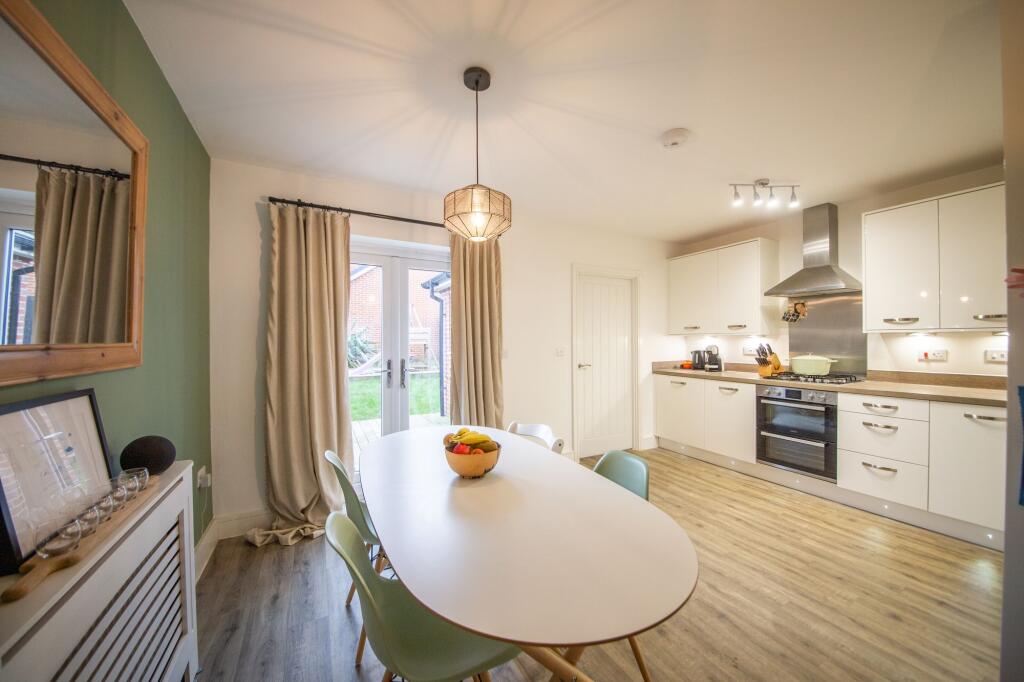 Kitchen / Dining Room