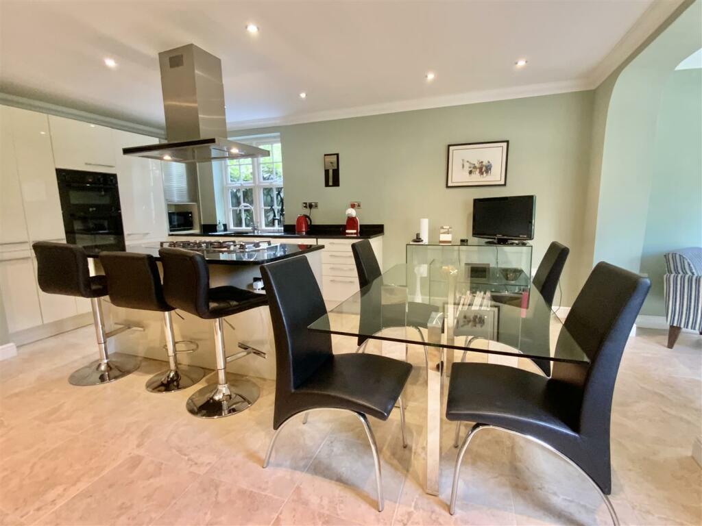 Kitchen/ Dining Room (GF)