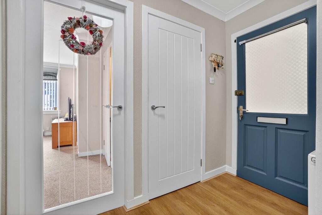 19a allanpark street, largs _03.jpg