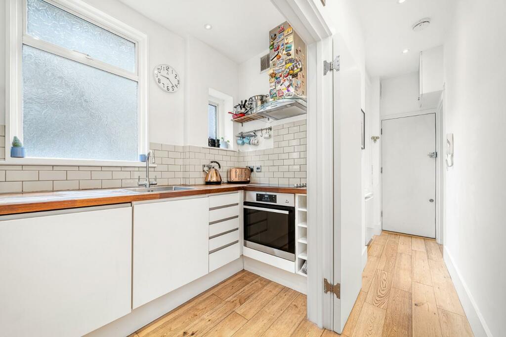 Kitchen (2).jpg