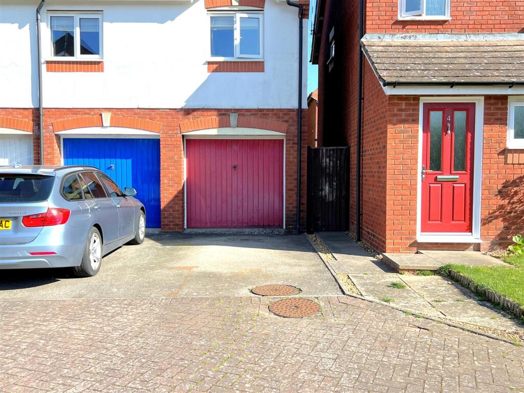 drive and garage.jpg