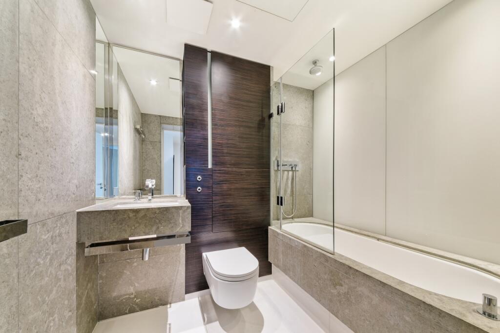 East Tower, Pan Peni