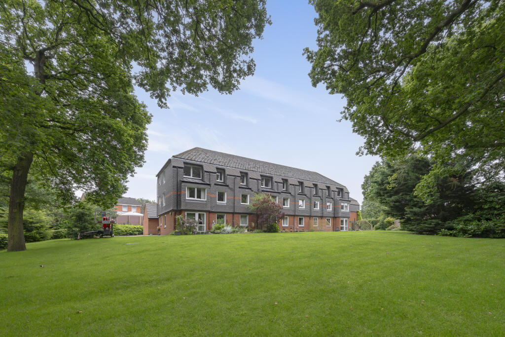 Worcester Court, KT4 7DN