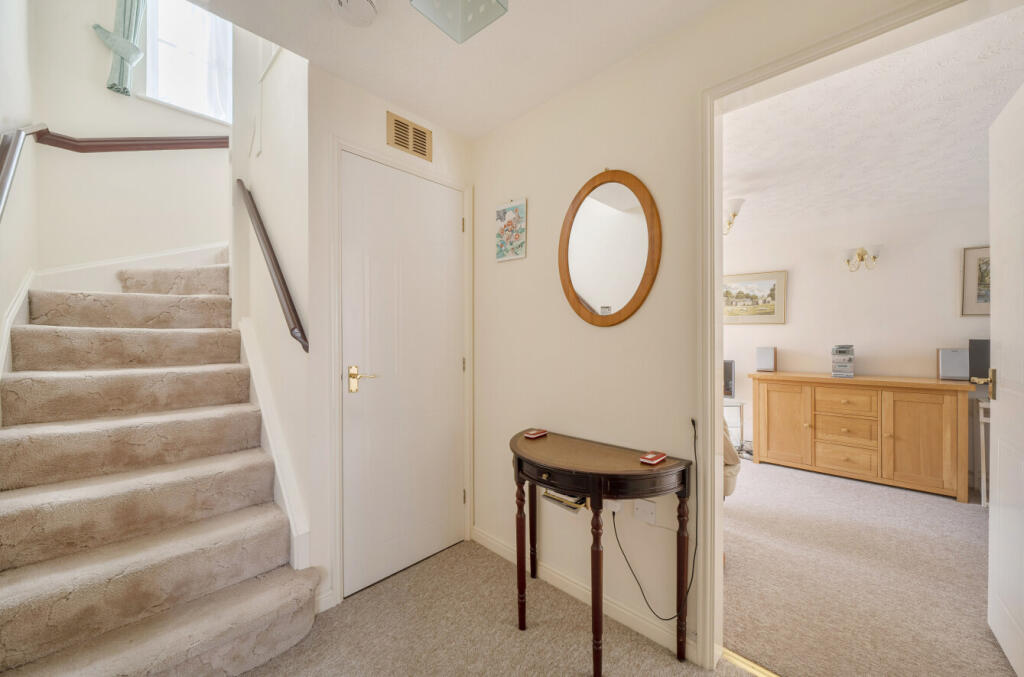 1343369-18-68ada2...