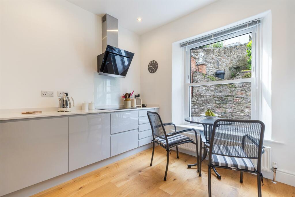 A05 - 58b, South Ford Road Dartmouth - 240501.jpg
