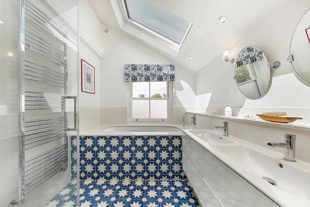 Bathroom (4).jpeg
