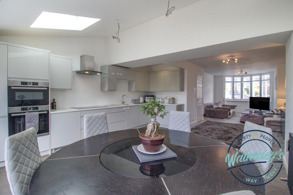 Dining kitchen
