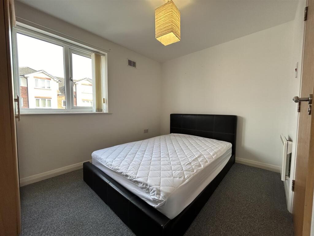 1st Bedroom (4).jpeg