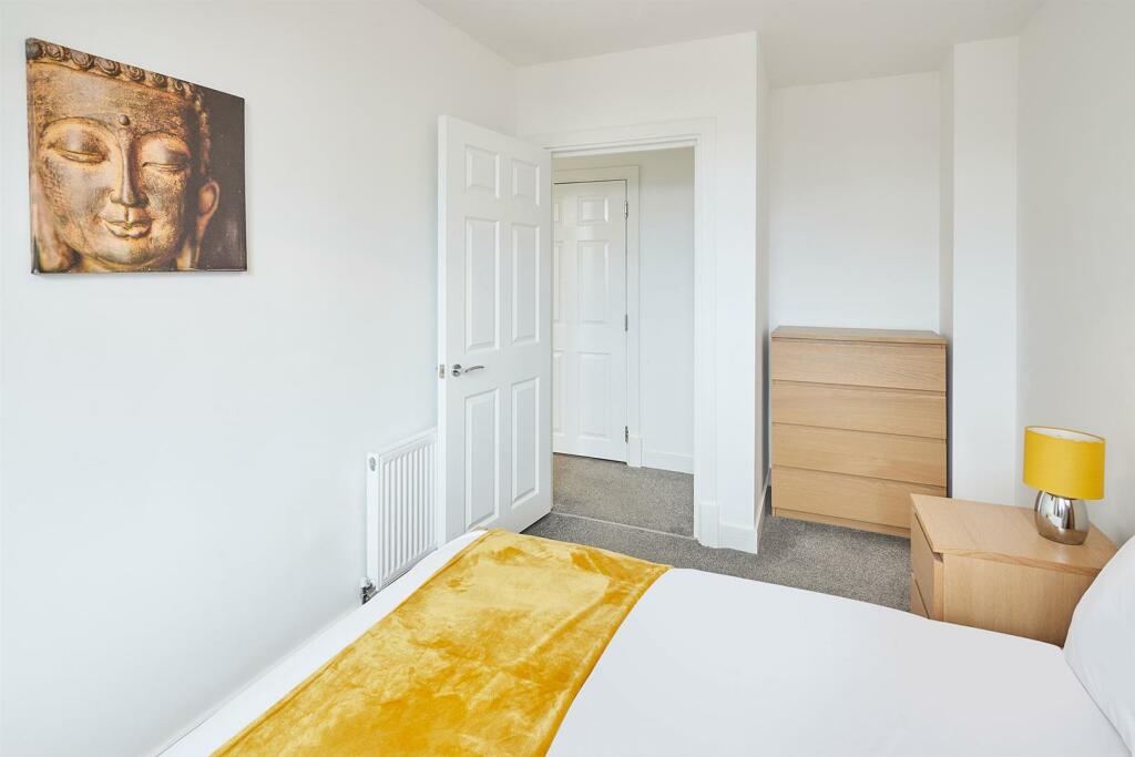 bedroom 4.jpg