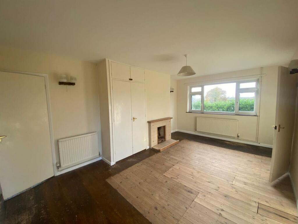 Dining Room/Family Room: