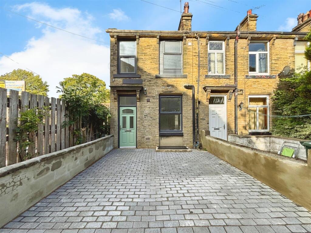 Ashgrove, Eccleshill, Bradford, BD2 3ET