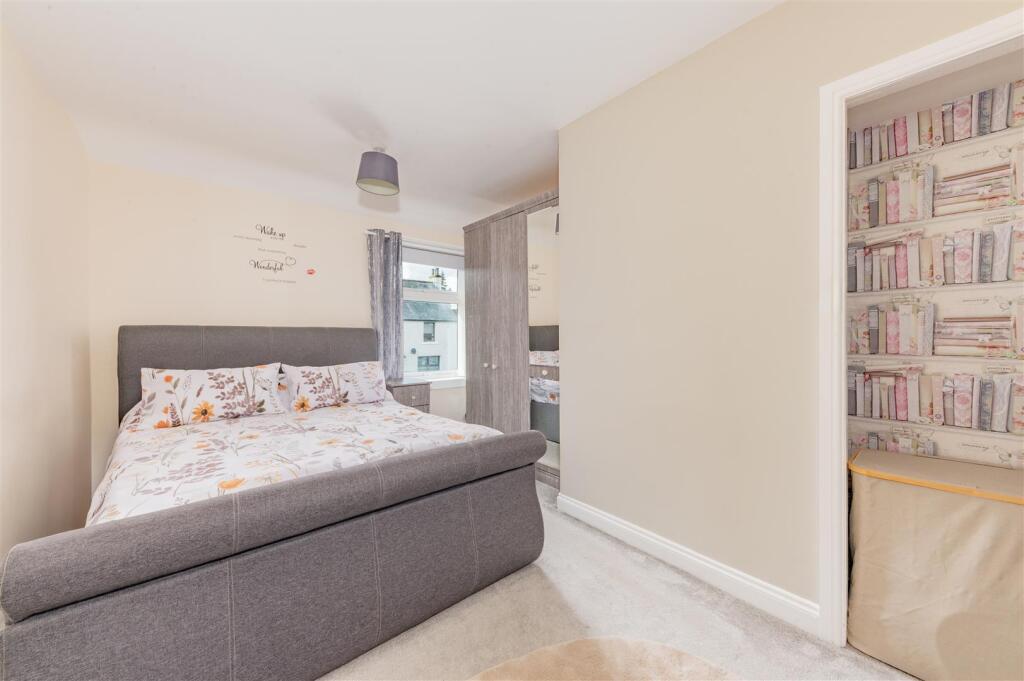 13 Lowson Avenue Forfar-11.JPG