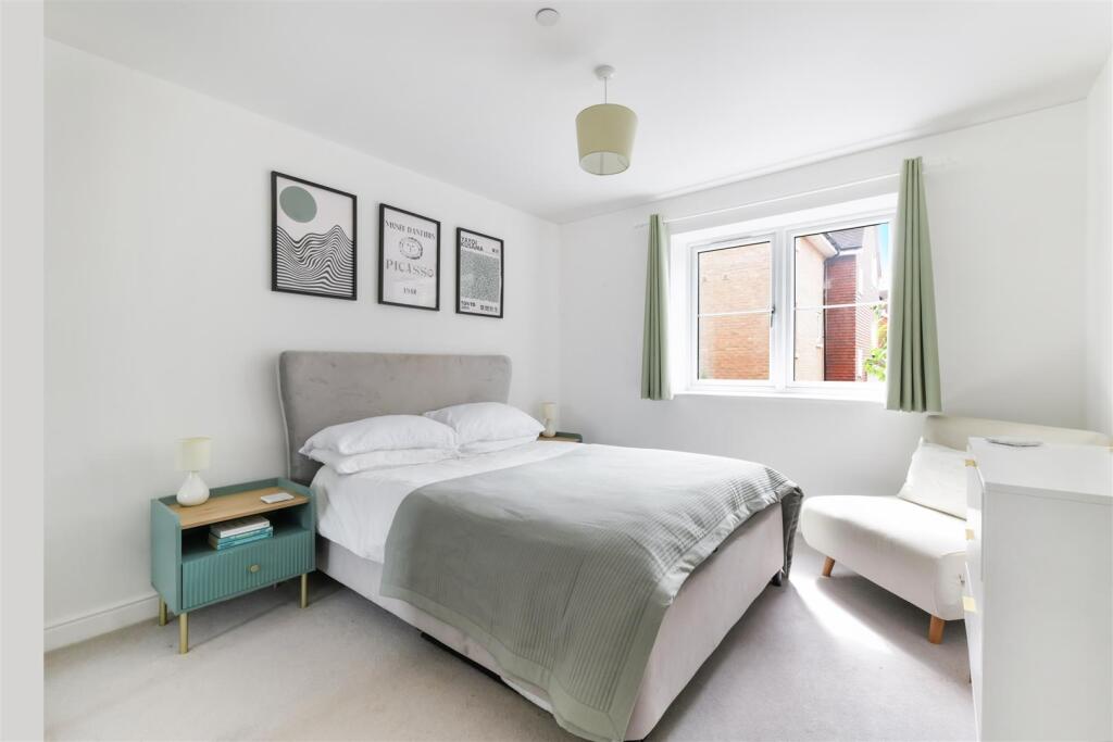 AURORA HOUSE, FLAT (8).jpg