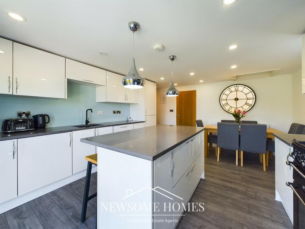 KItchen/ Diner