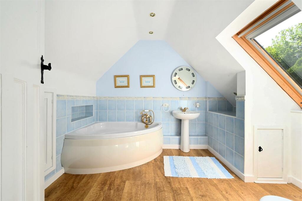 tudor-lodge-bn3 (18).jpg