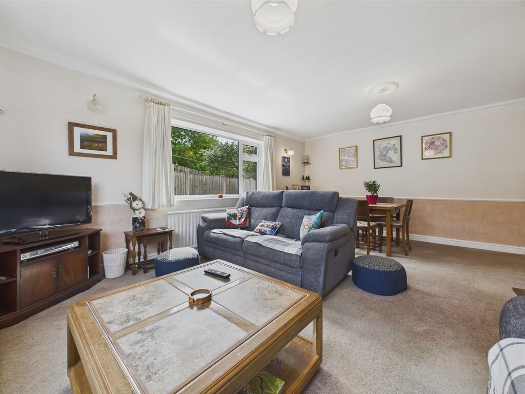 CAM04273G0-PR0129...