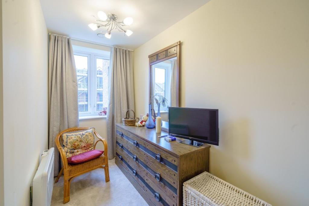 8504812_INTERIOR_14 (Medium).jpg