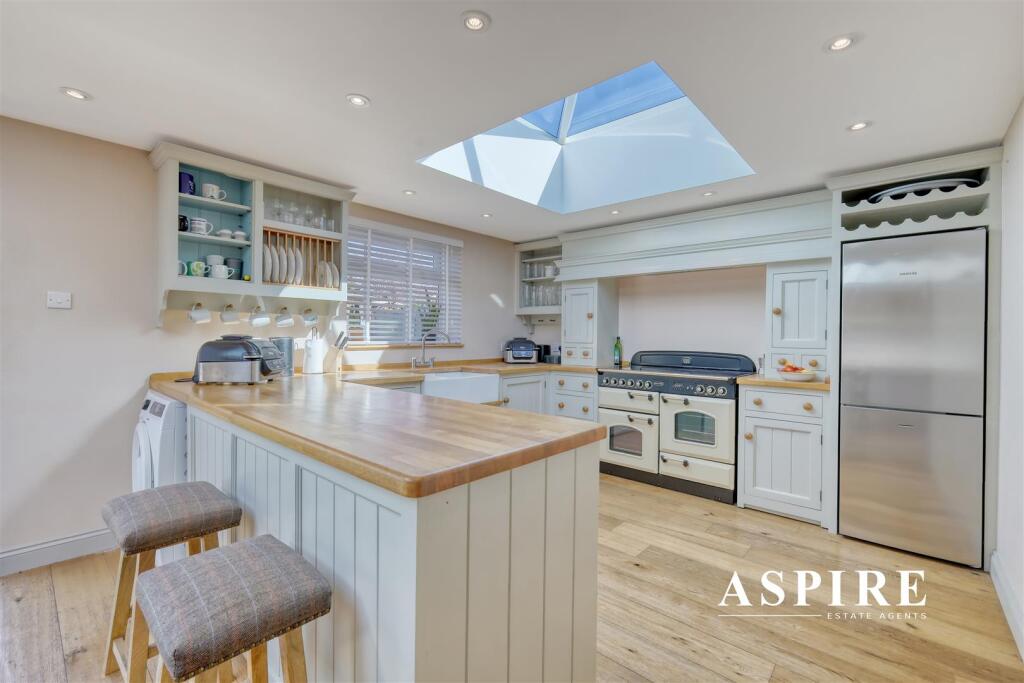 Aspire Estate Agents3.jpg