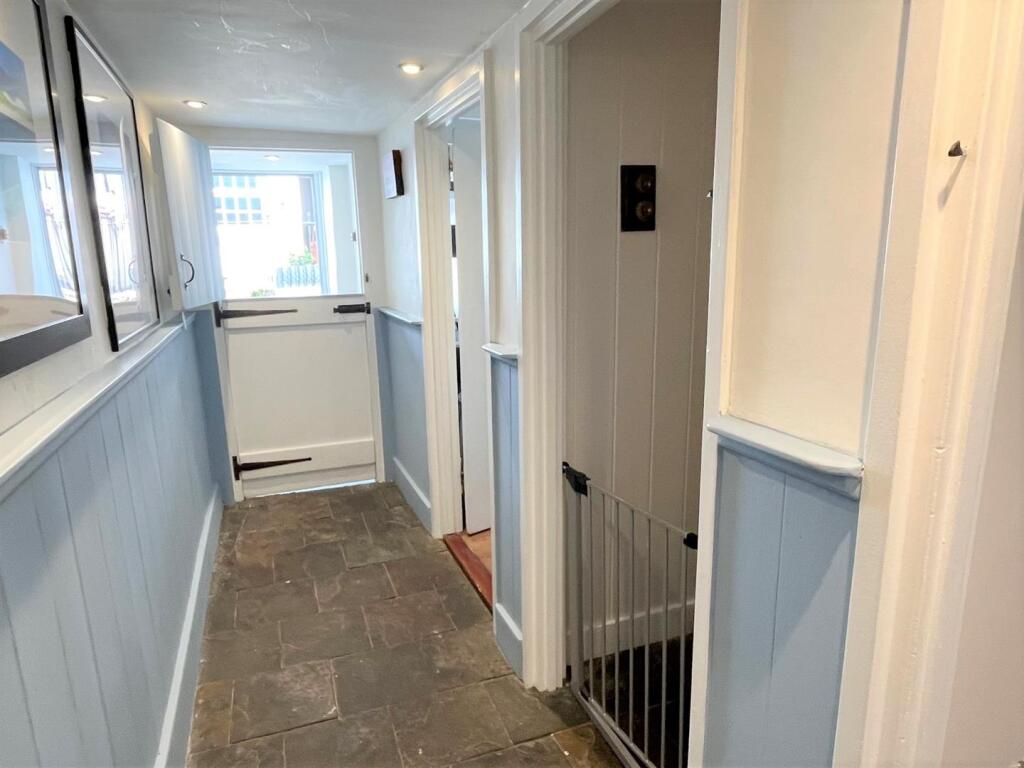 hallway.jpg
