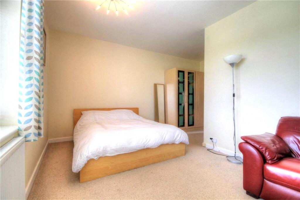 Bedroom 1b