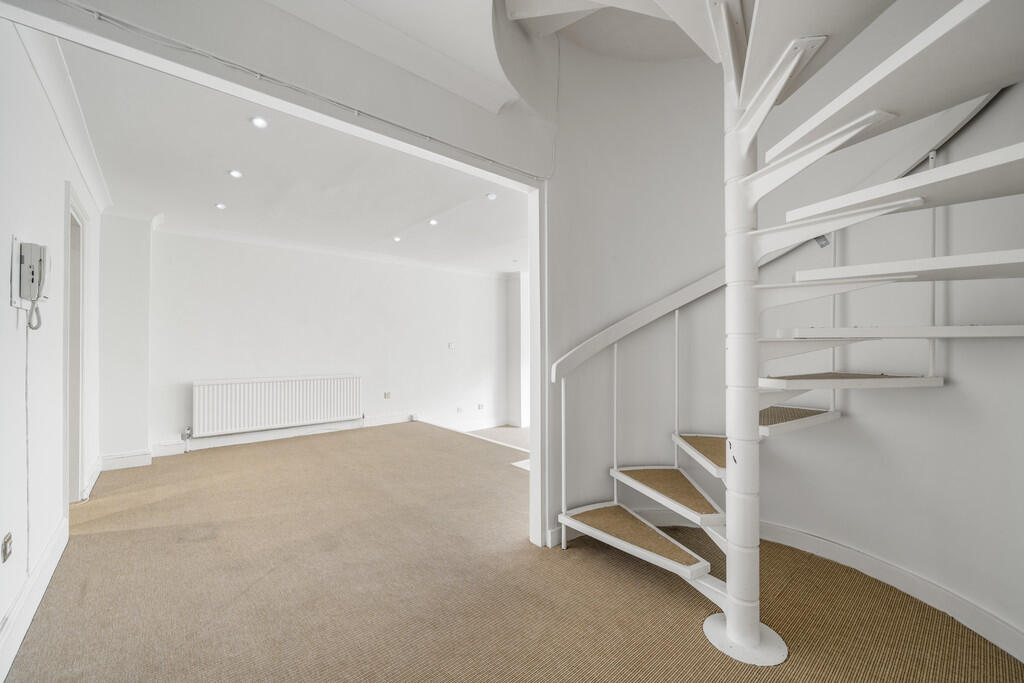 3, 49 Pont Street...