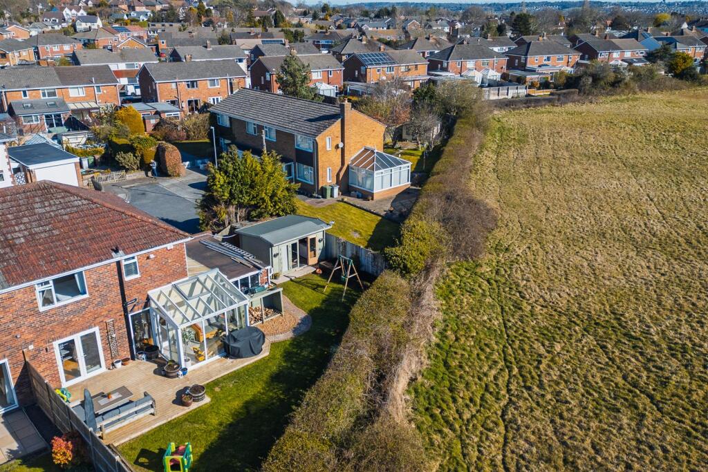 5 Axholme Close-15.jpg