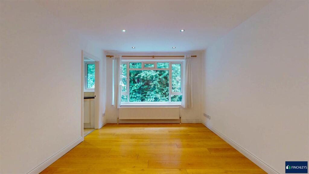 29-Fairfield-Close-London-N12-9ST-07292025_215551.