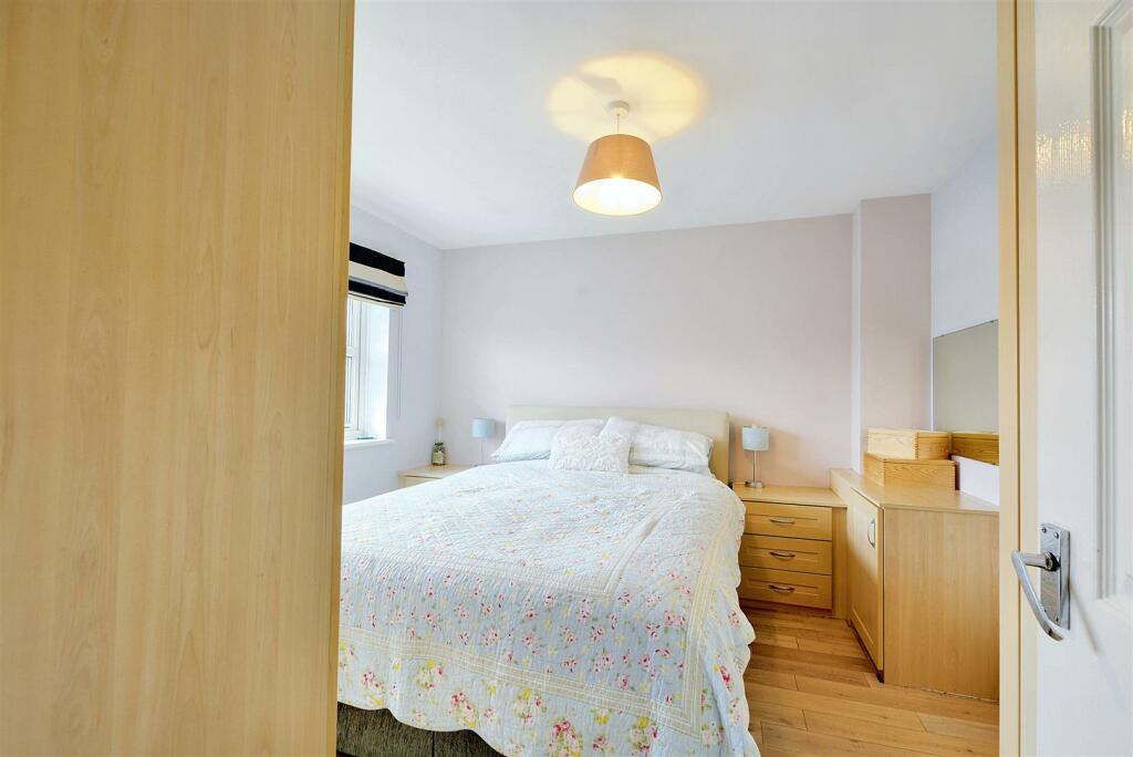 Bedroom 1_1.jpeg