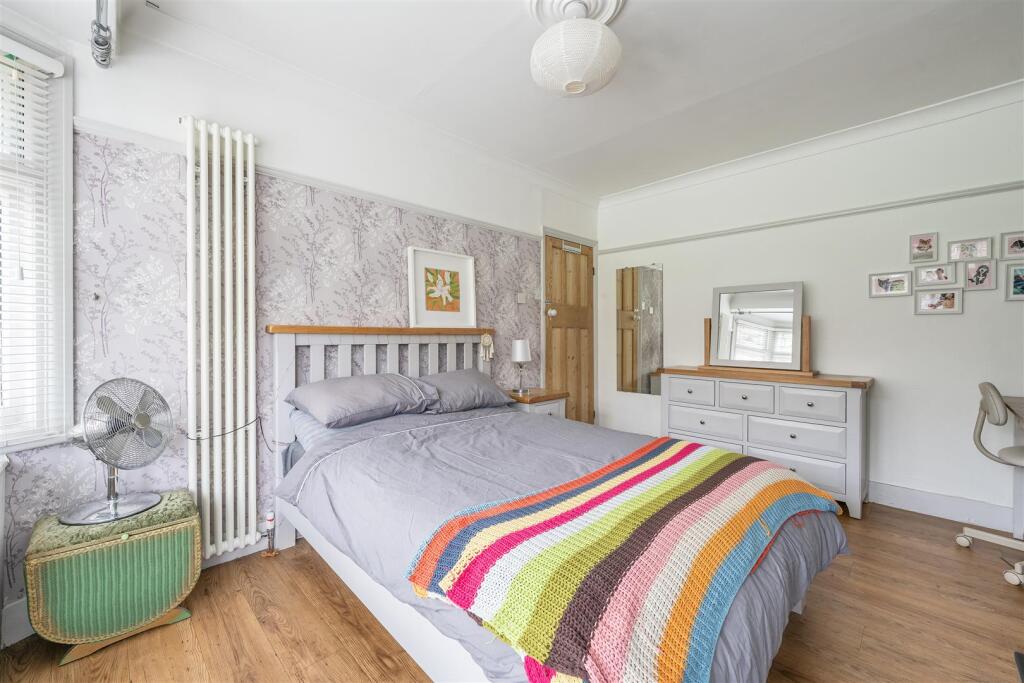 Beacontree Avenue, E17