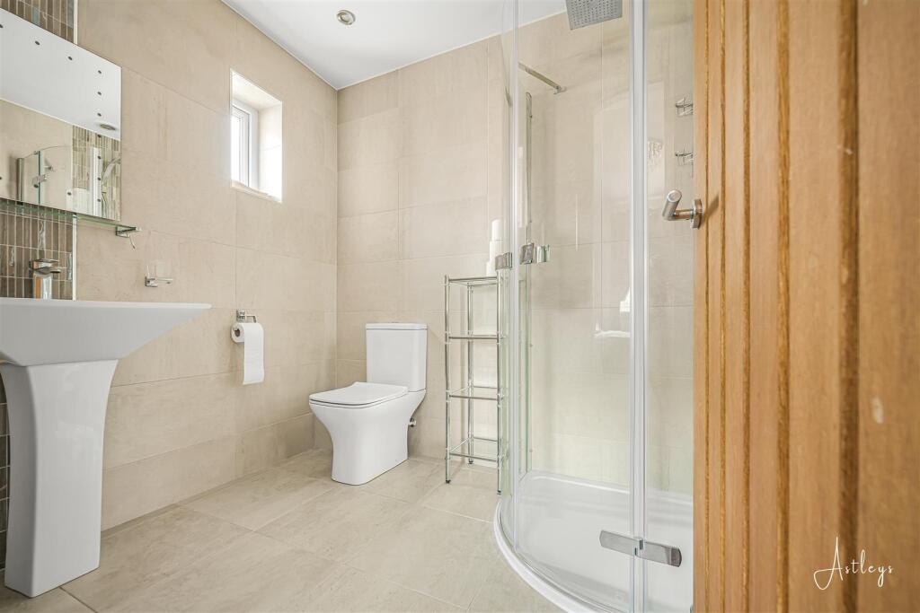 Ensuite shower room