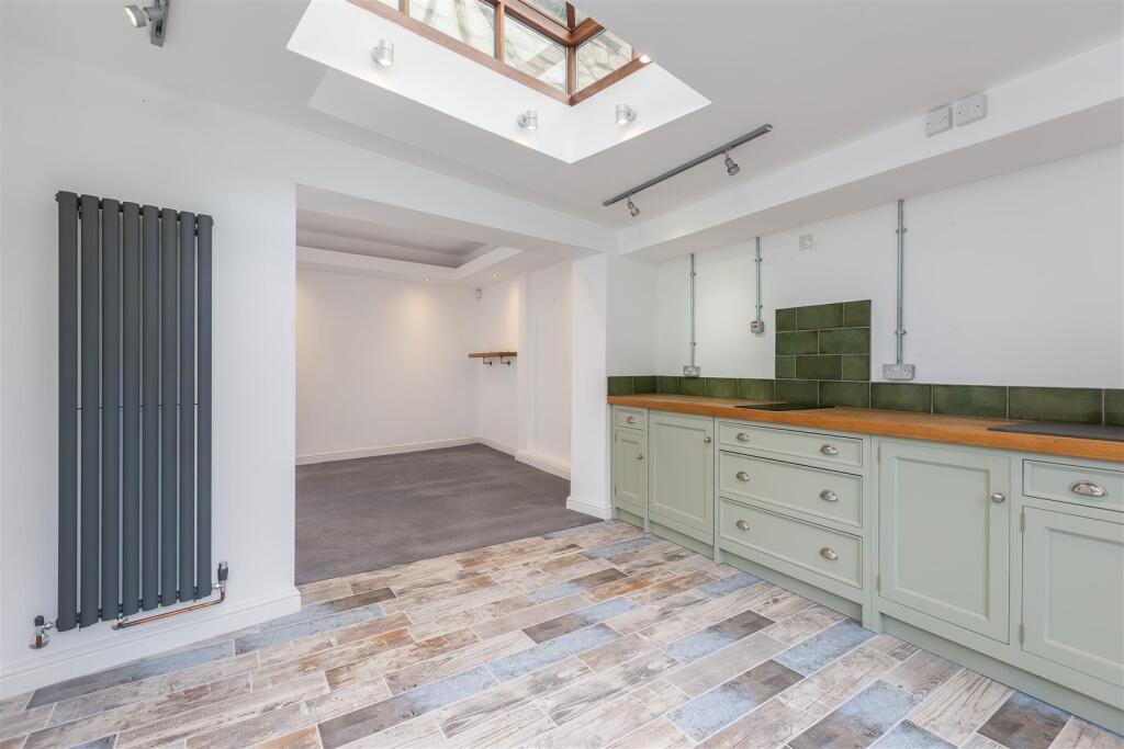 Bondgate 3 Studio Apartment-6.jpg