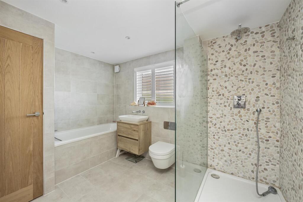 Brighton Road, Pebble View, 2-008.jpg