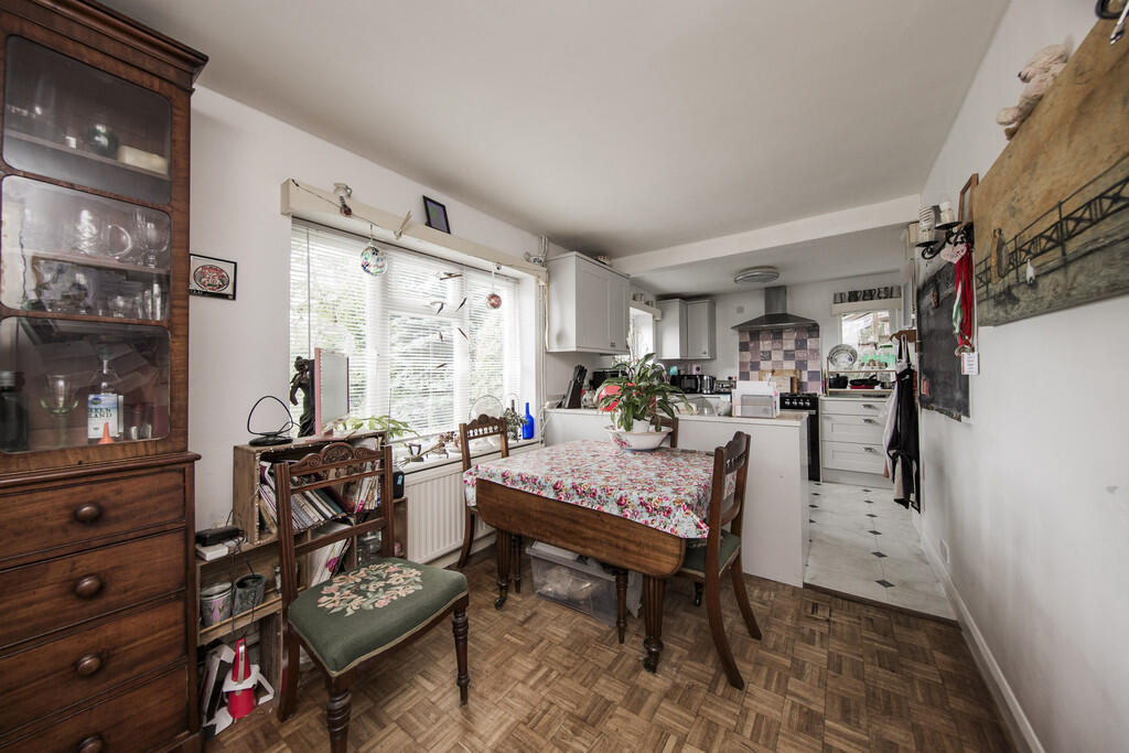 Kitchen diner 2