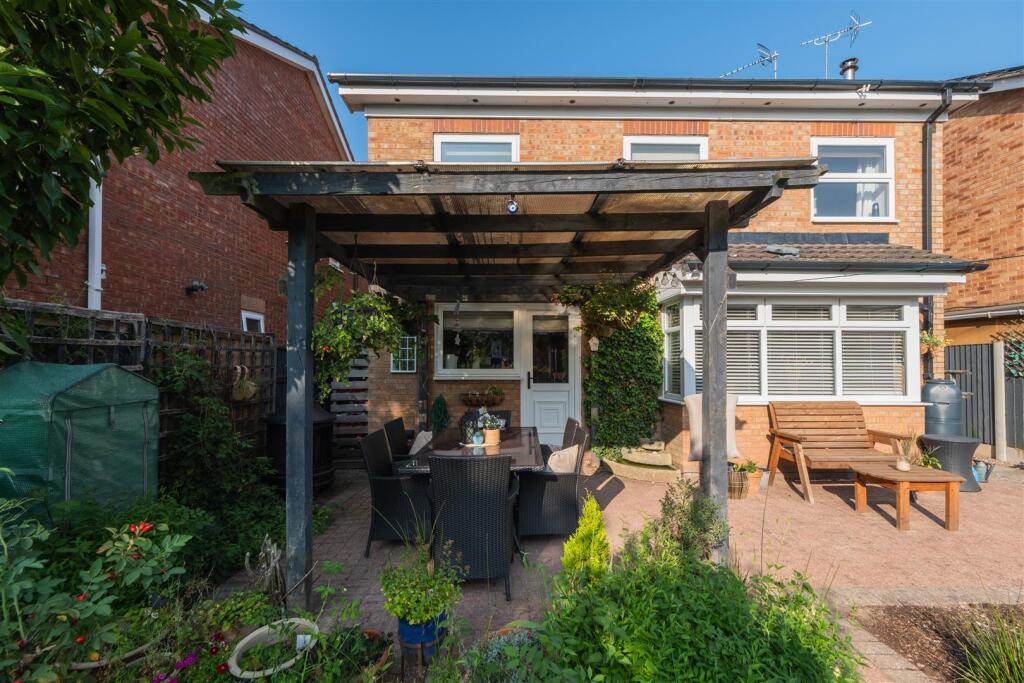 10 Minster Close-037.jpg