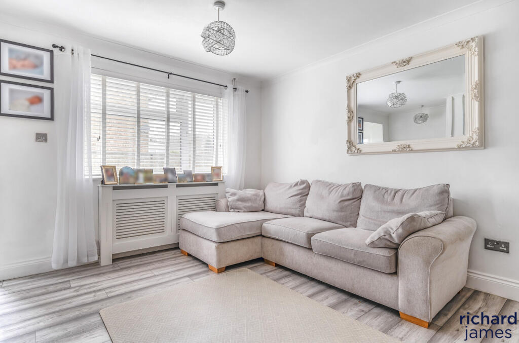 0b600f15bf344750976517c5b7b392c9