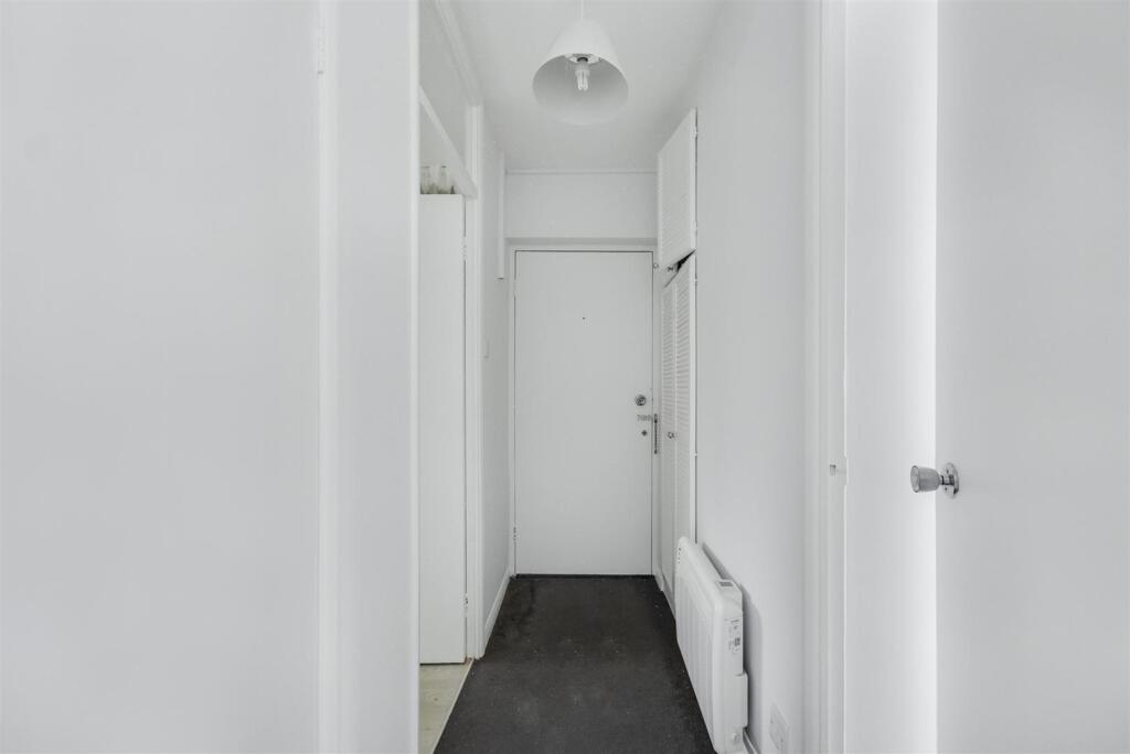 Hallway.jpeg