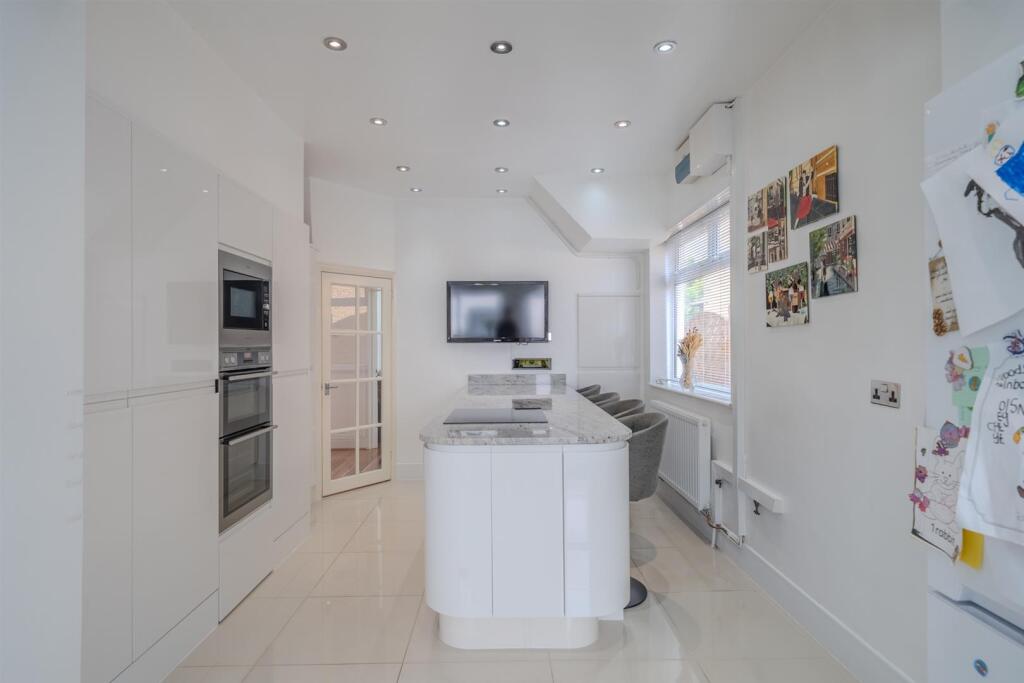 194 The Highway-31.jpg