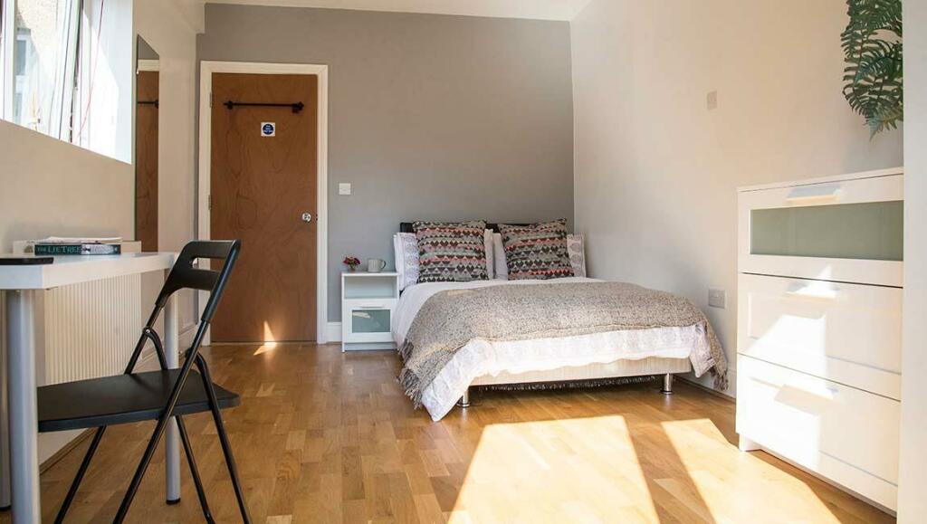 6-bed-student-house-britannia-rd-north-2-portsmout
