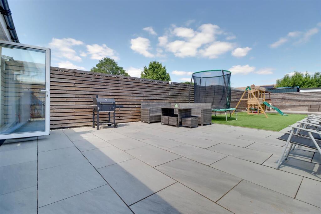 108 ELDER AVENUE-15.jpg