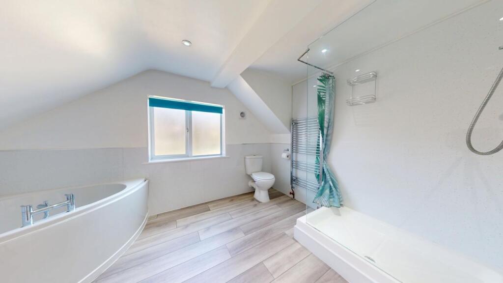 Family Bathroom.jpg