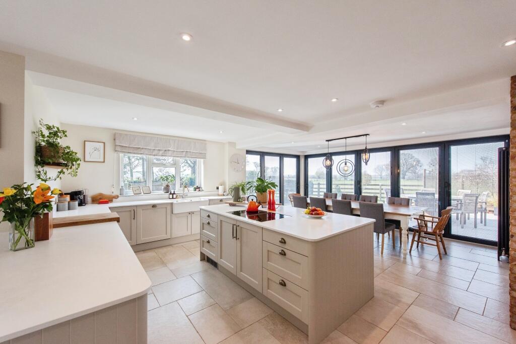 Kitchen/Dining Room