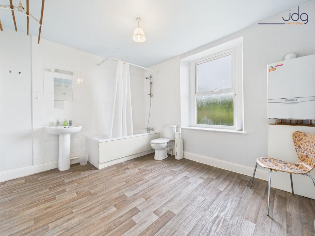 First Floor Family Bathroom