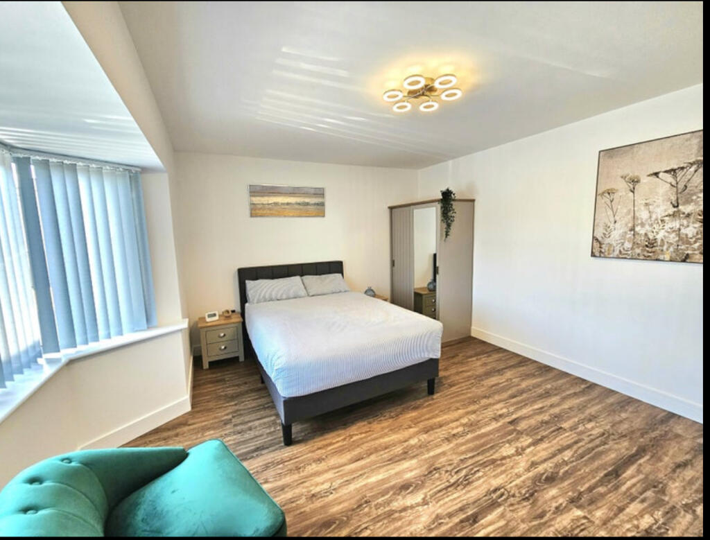 Bedroom 1 2 .jpeg