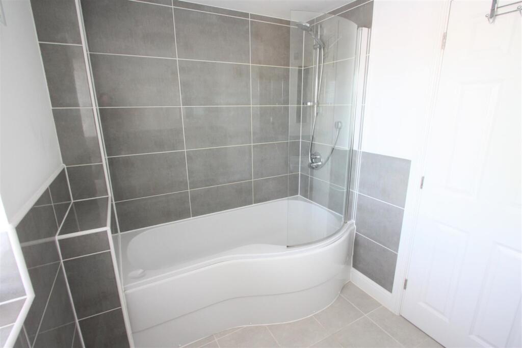 3 Bownder Corbenic Bathroom