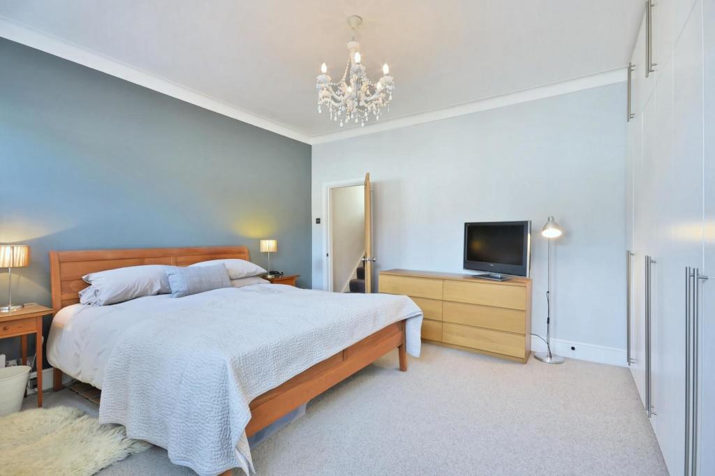 First Floor 15'8 Bedroom