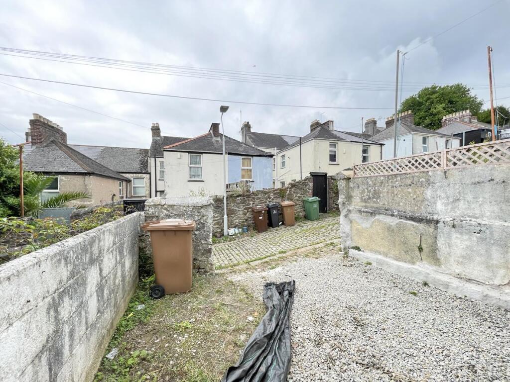 Tollox Place 19 - Courtyard.jpg