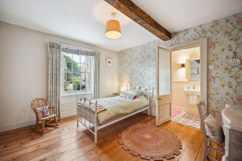 Guest Bedroom with En Suite