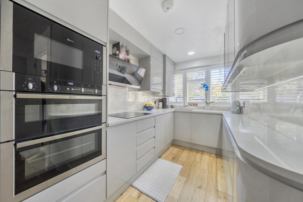 1360018-10-68d56c...