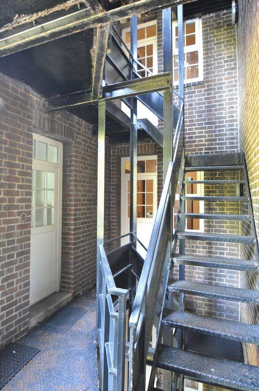 'TRADESMANS' STAIRCASE